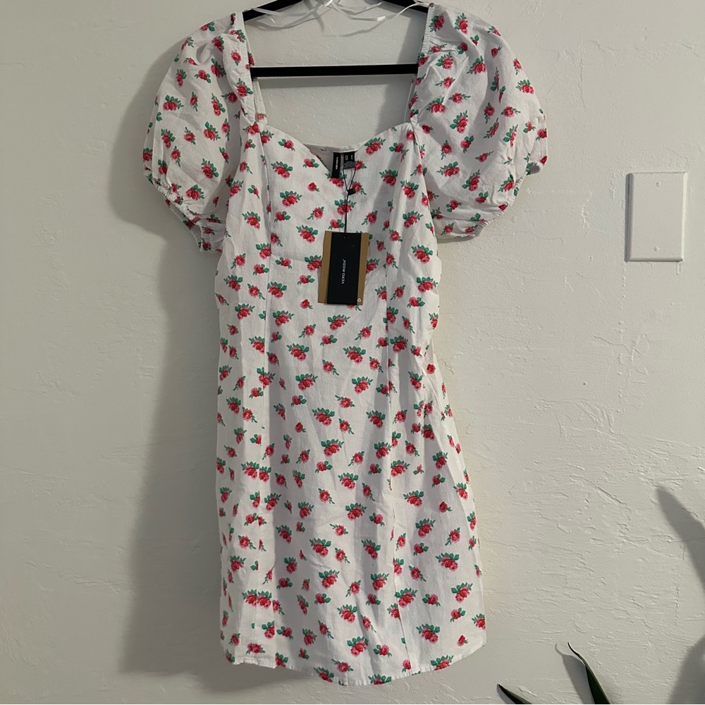 Vero Moda Mini Dress | White Red Pink Rose Print - Picture 7 of 8